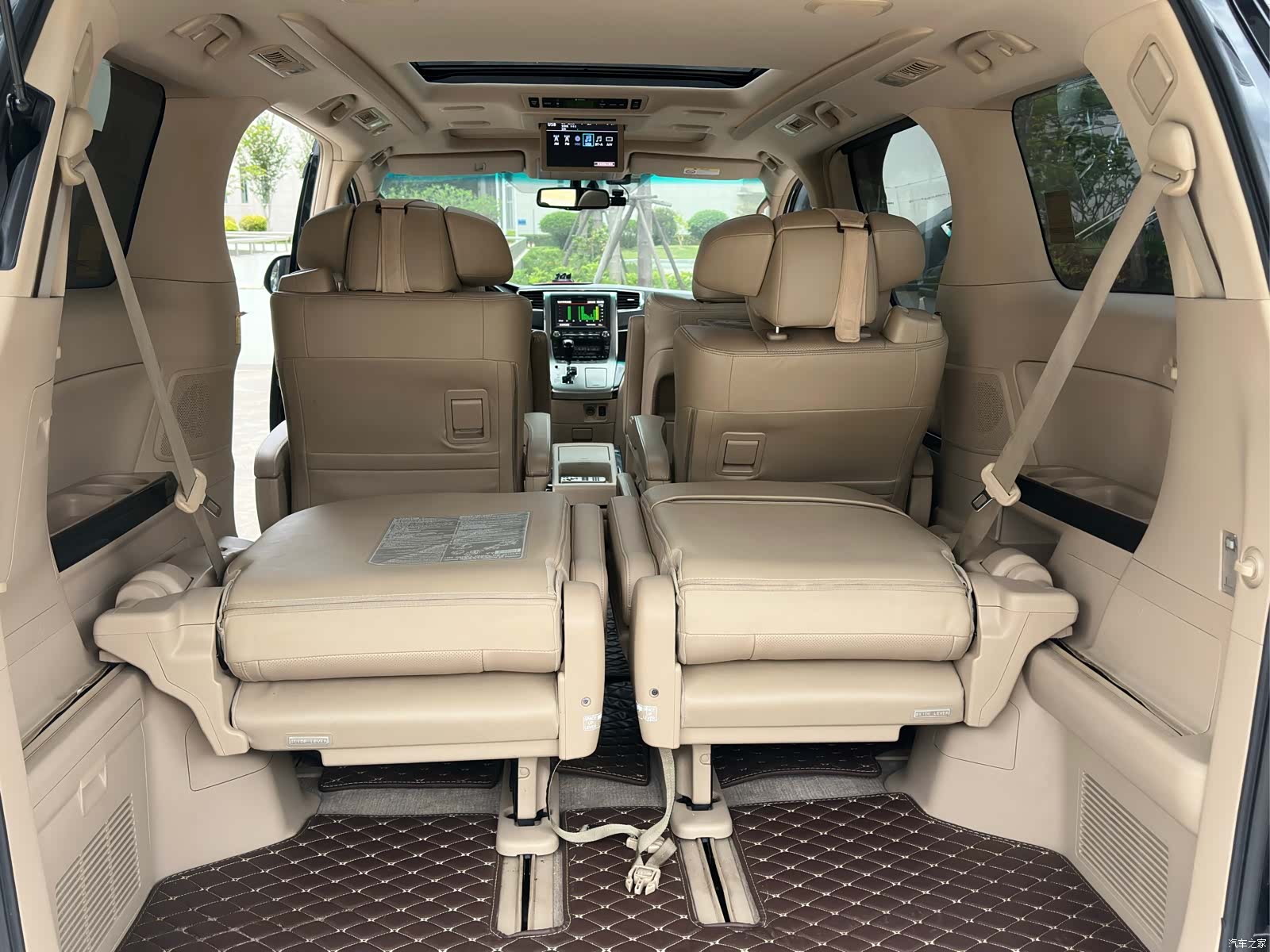 Toyota Alphard, 2014 12