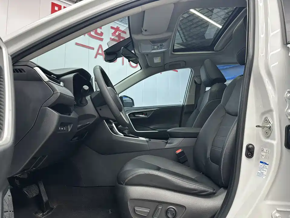 Toyota RAV4 Rongfang