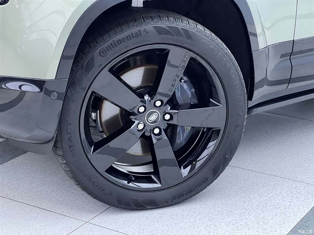 Land Rover Defender, 2025 7