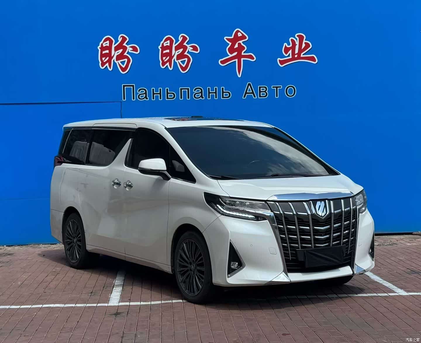 Toyota Alphard, 2018 3