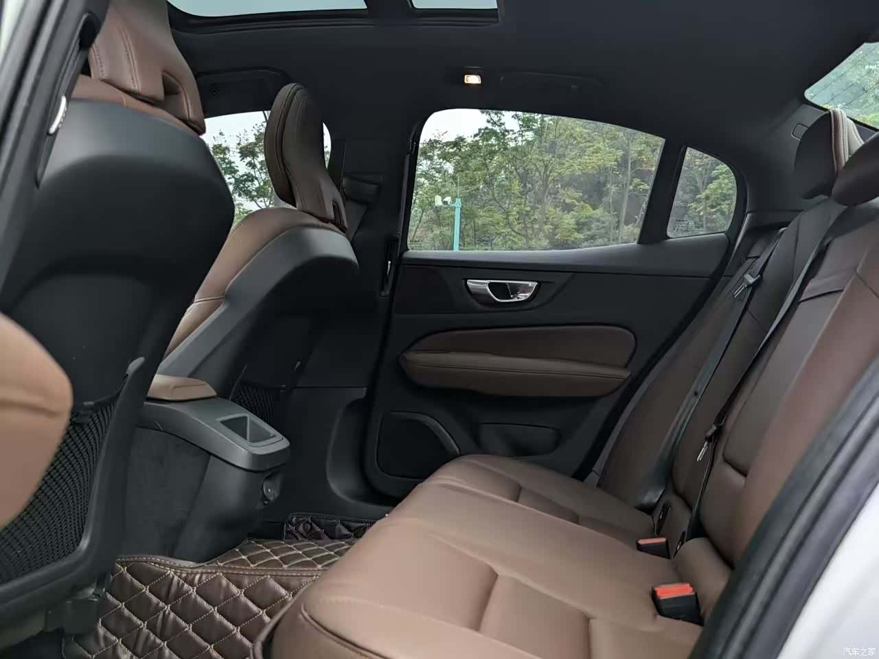 Volvo S60, 2022 все фото