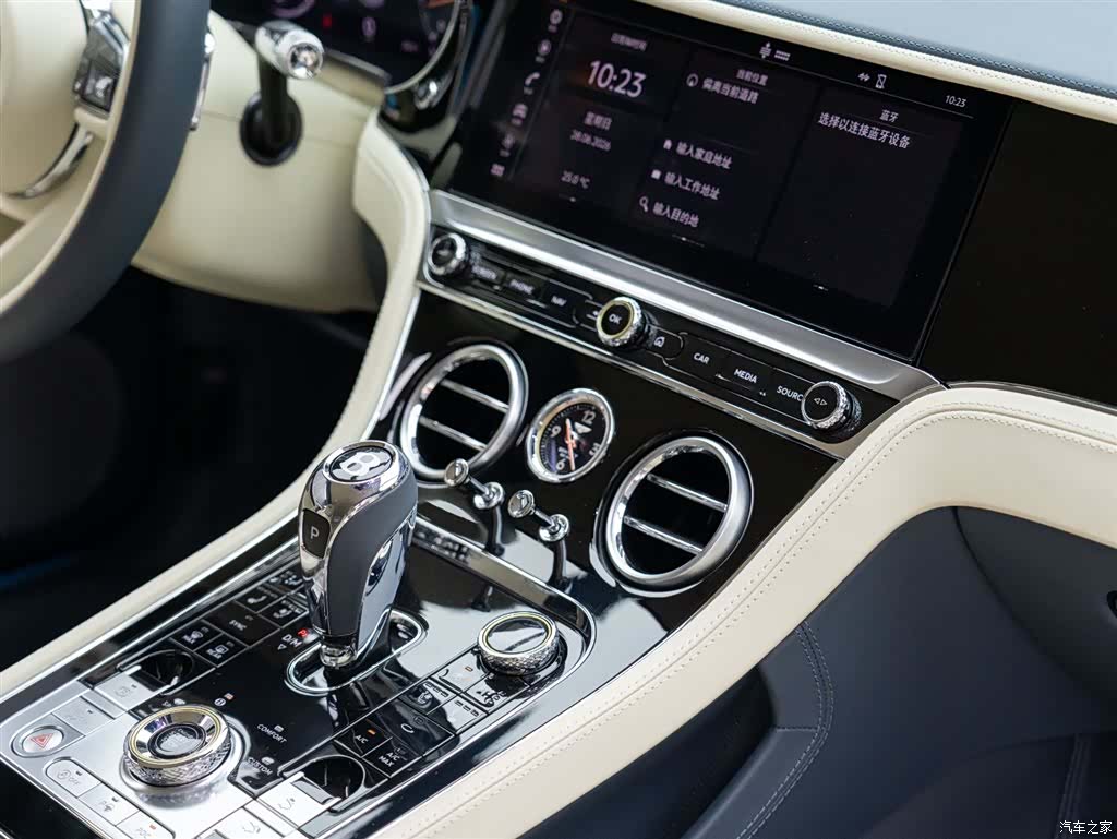 Bentley Continental GT, 2024 13