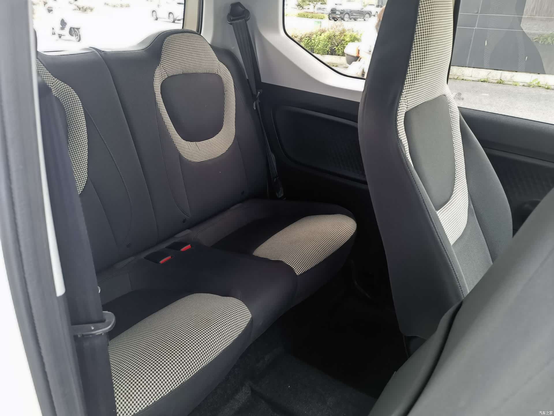 Wuling MINIEV, 2024 10