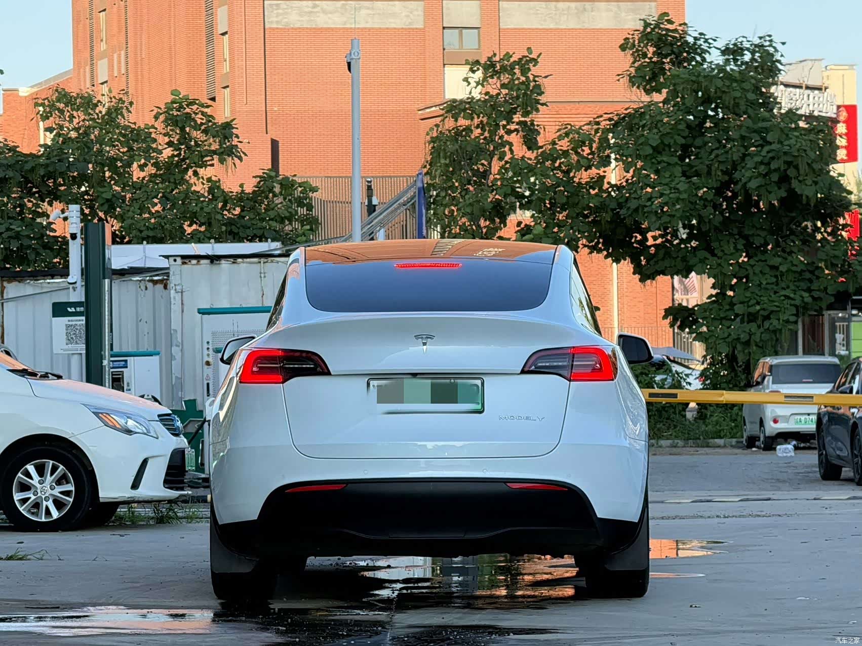 Tesla Model Y, 2024 все фото