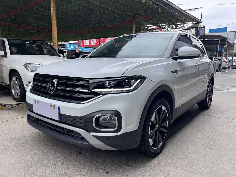 Volkswagen Exploring the shadow