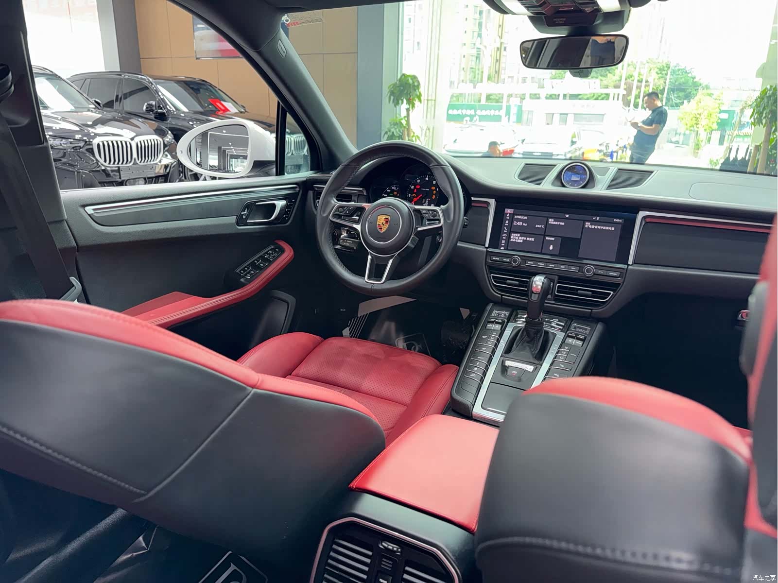 Porsche Macan, 2019 все фото