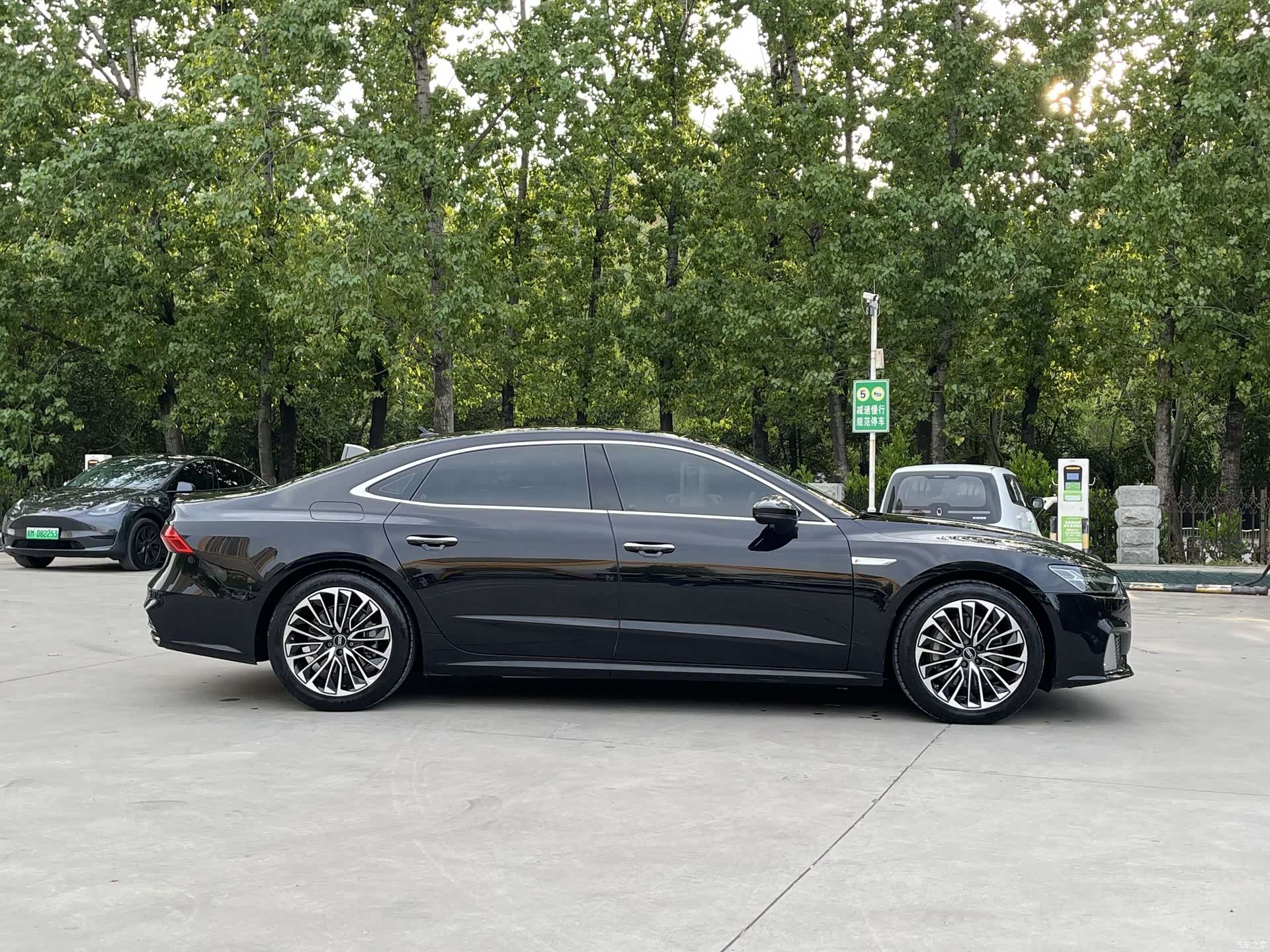 Audi A7L, 2024 14