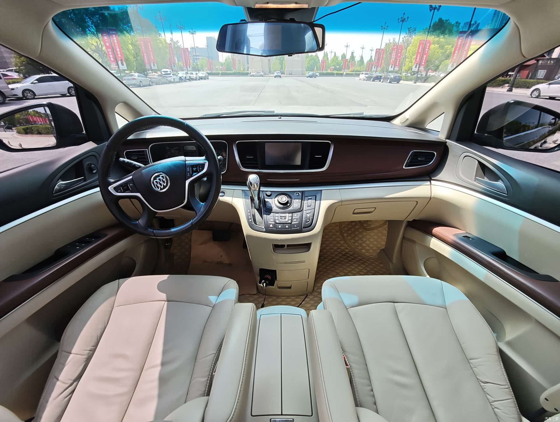 Buick GL8, 2017 6