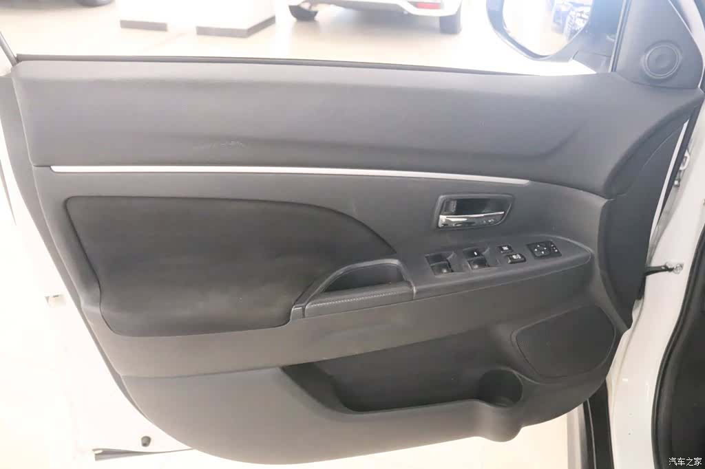 Mitsubishi ASX, 2016 11