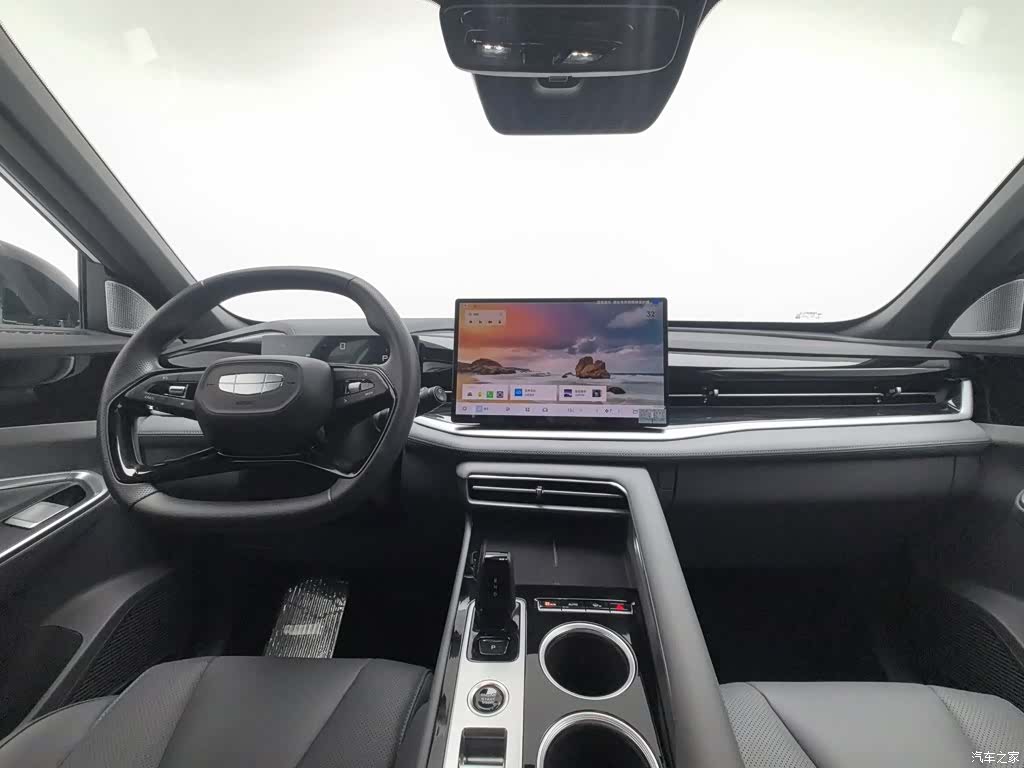 Geely Boyue, 2026 все фото