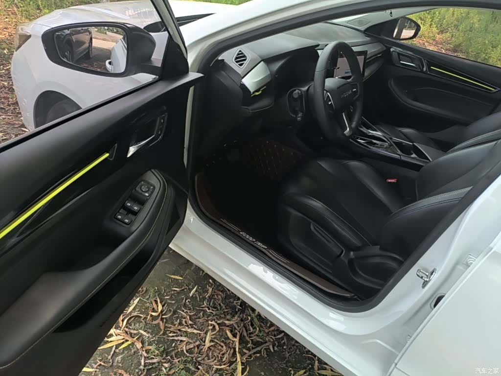Roewe i5, 2022 16