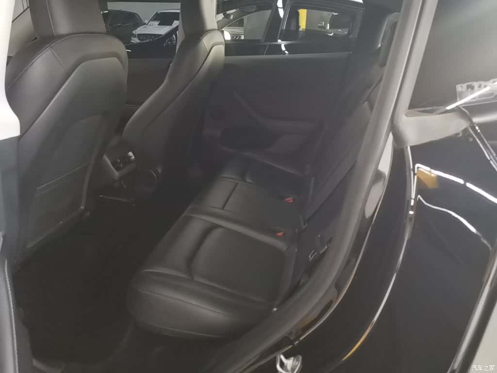Tesla Model Y, 2022 17