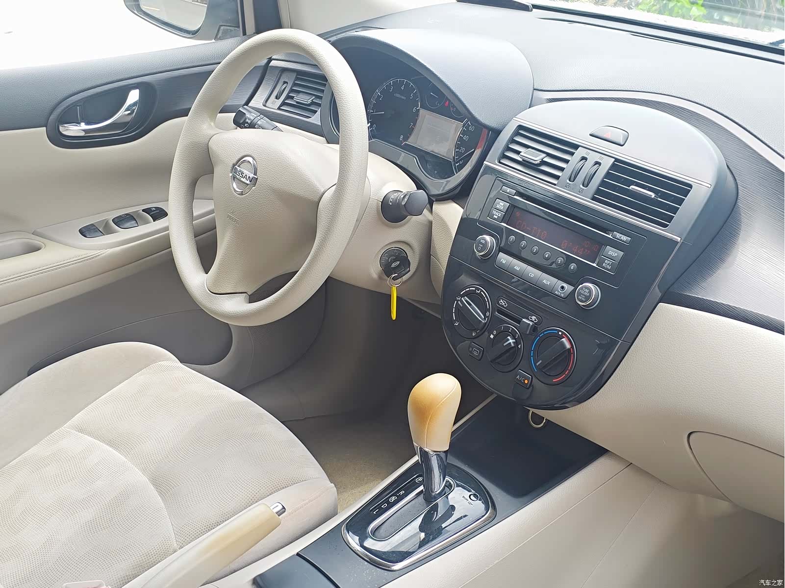 Nissan Tiida, 2012 10