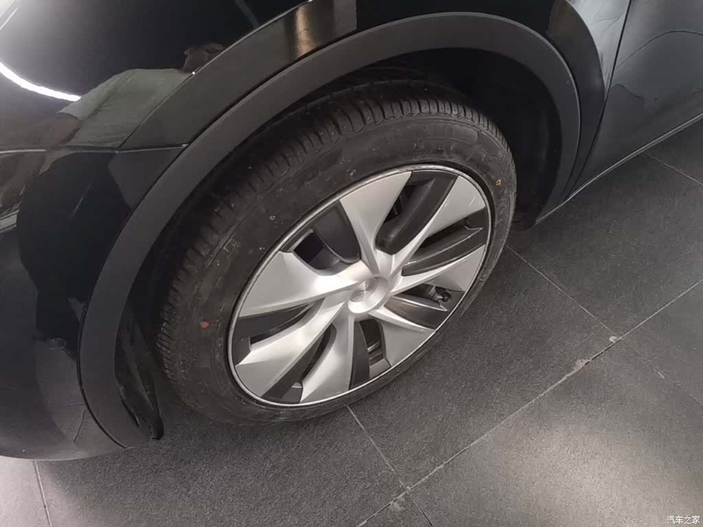 Tesla Model Y, 2022 23