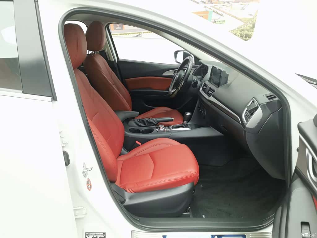 Mazda Mazda3, 2018 23
