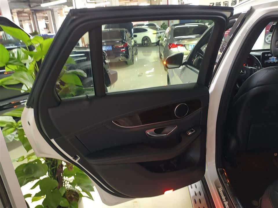 Mercedes-Benz GLC Mercedes-Benz GLC