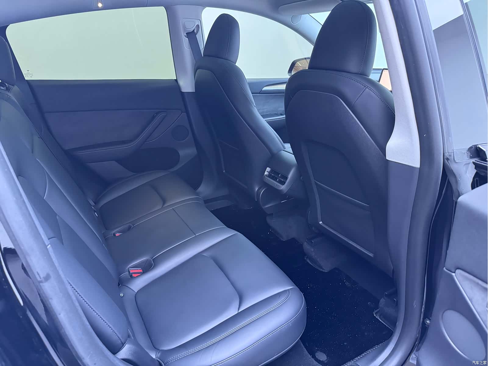 Tesla Model Y, 2023 11