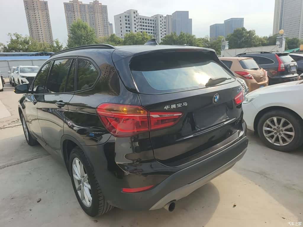 BMW X1, 2018 все фото