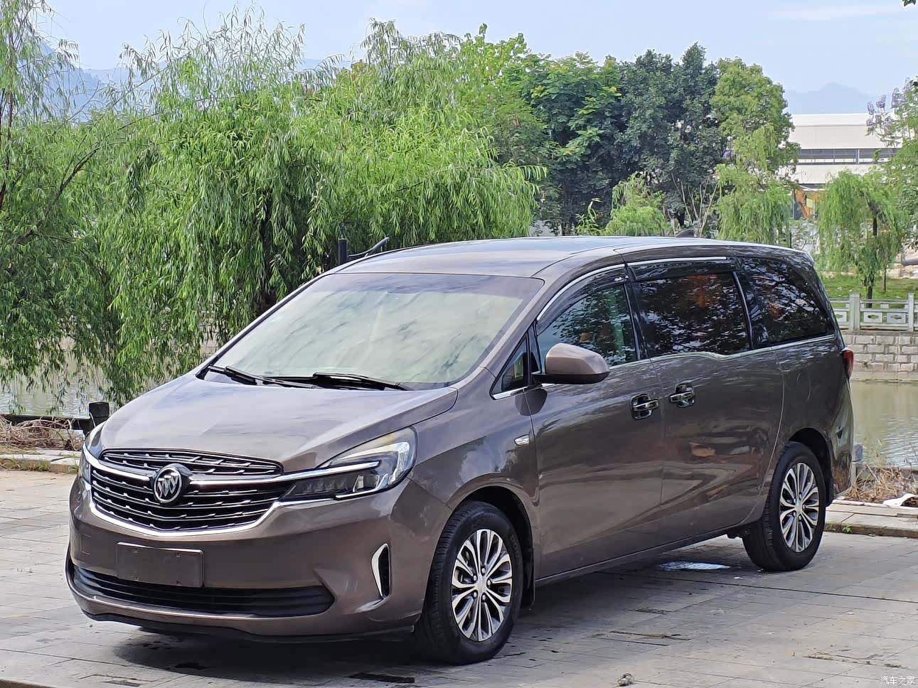 Buick GL8, 2020 1