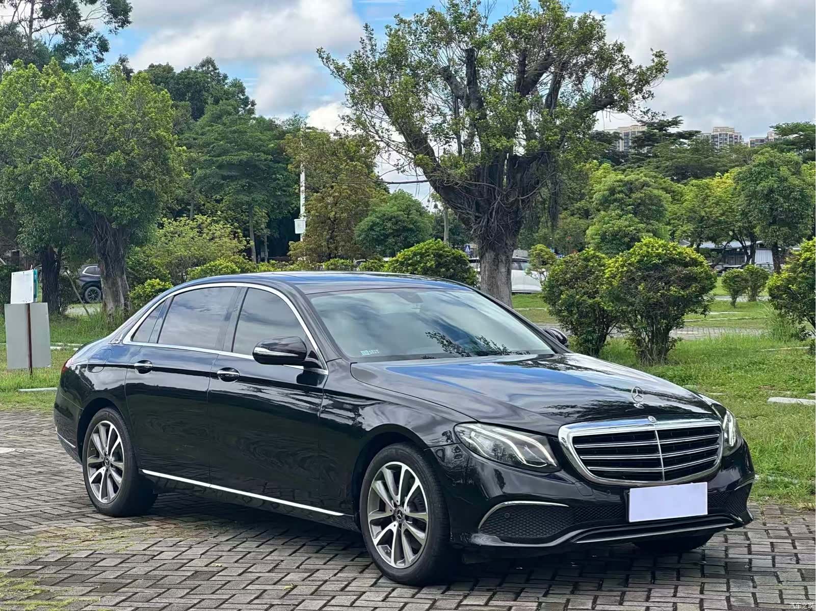Mercedes-Benz E-Class, 2019 3