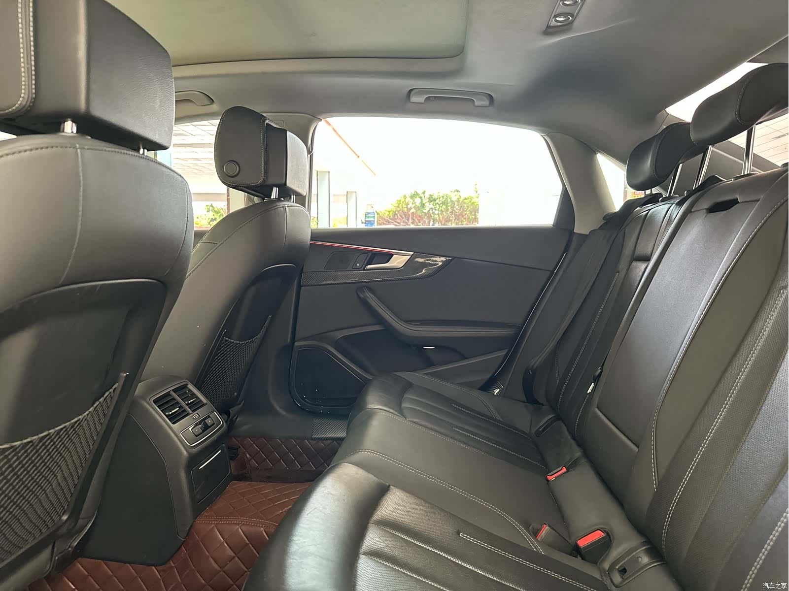 Audi A4L, 2021 7