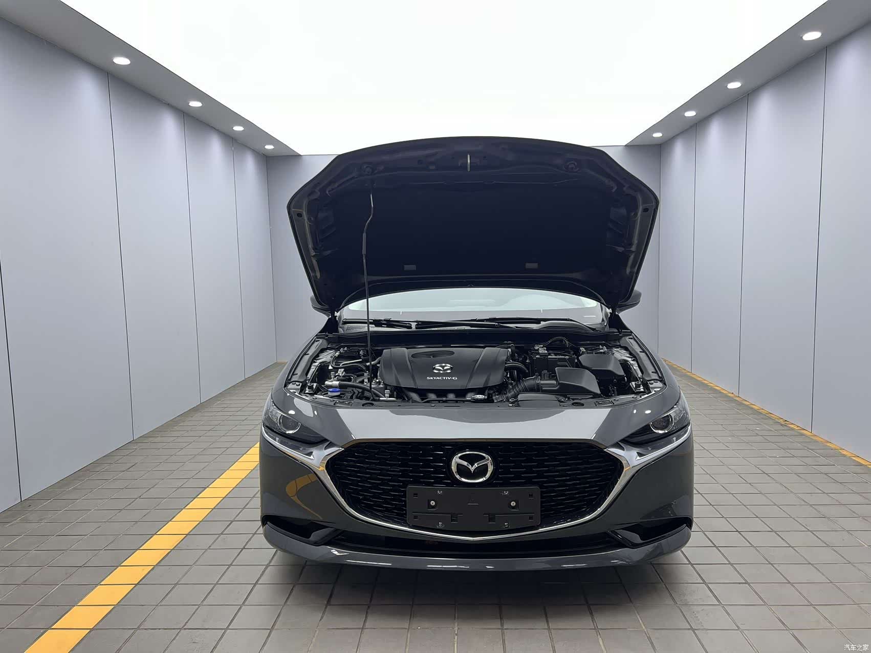 Mazda Mazda3, 2023 17