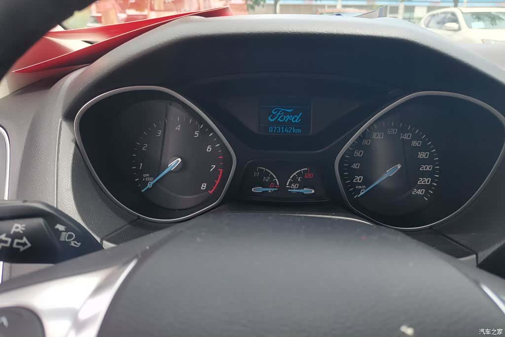Ford Focus, 2015 12