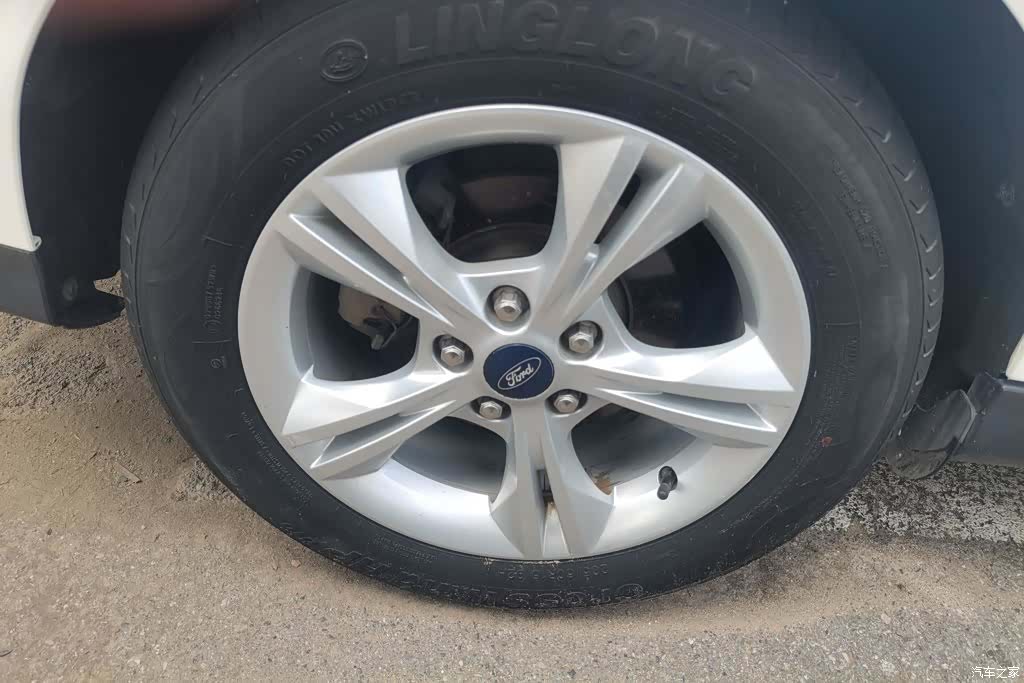 Ford Focus, 2015 6