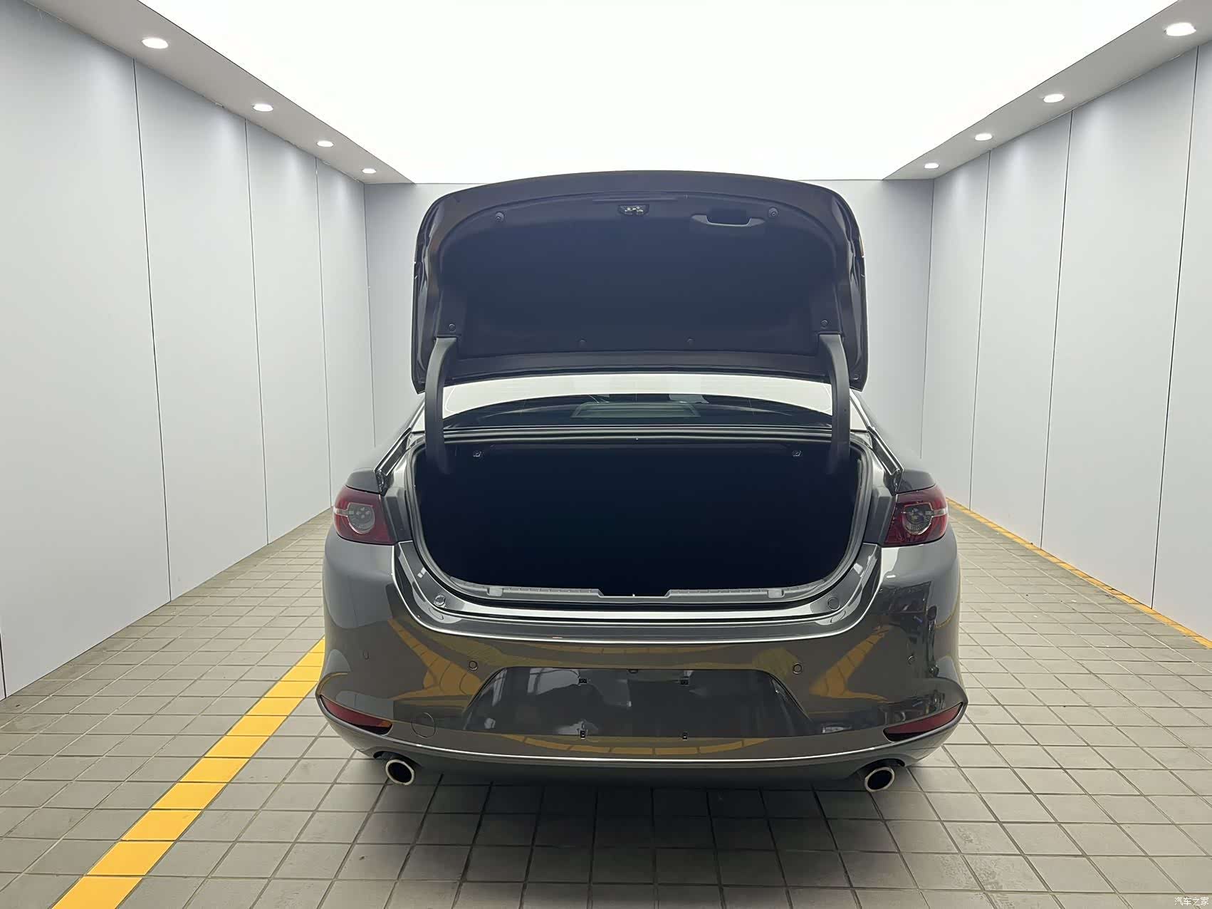 Mazda Mazda3, 2023 19