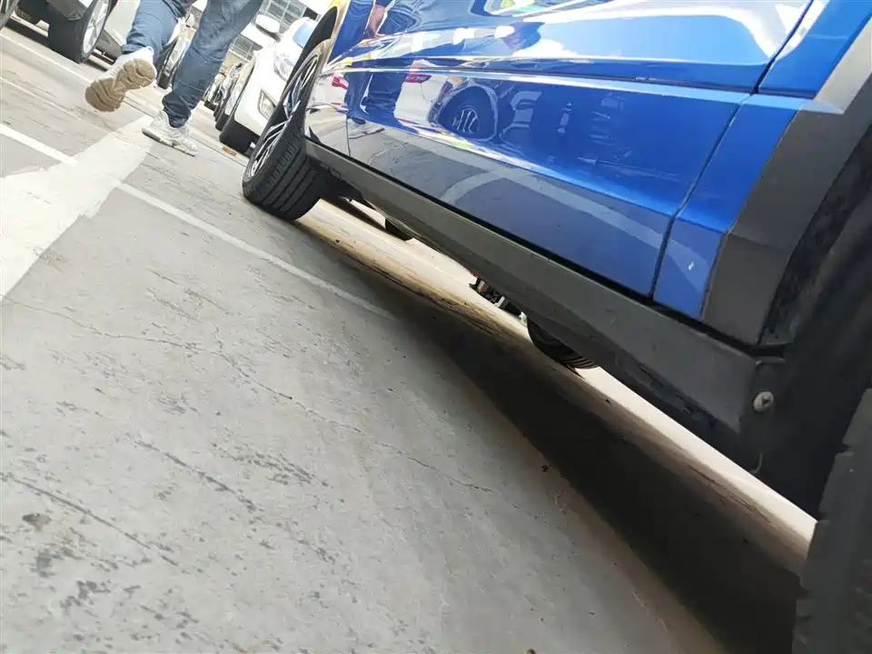 Volkswagen T-ROC exploring Songs