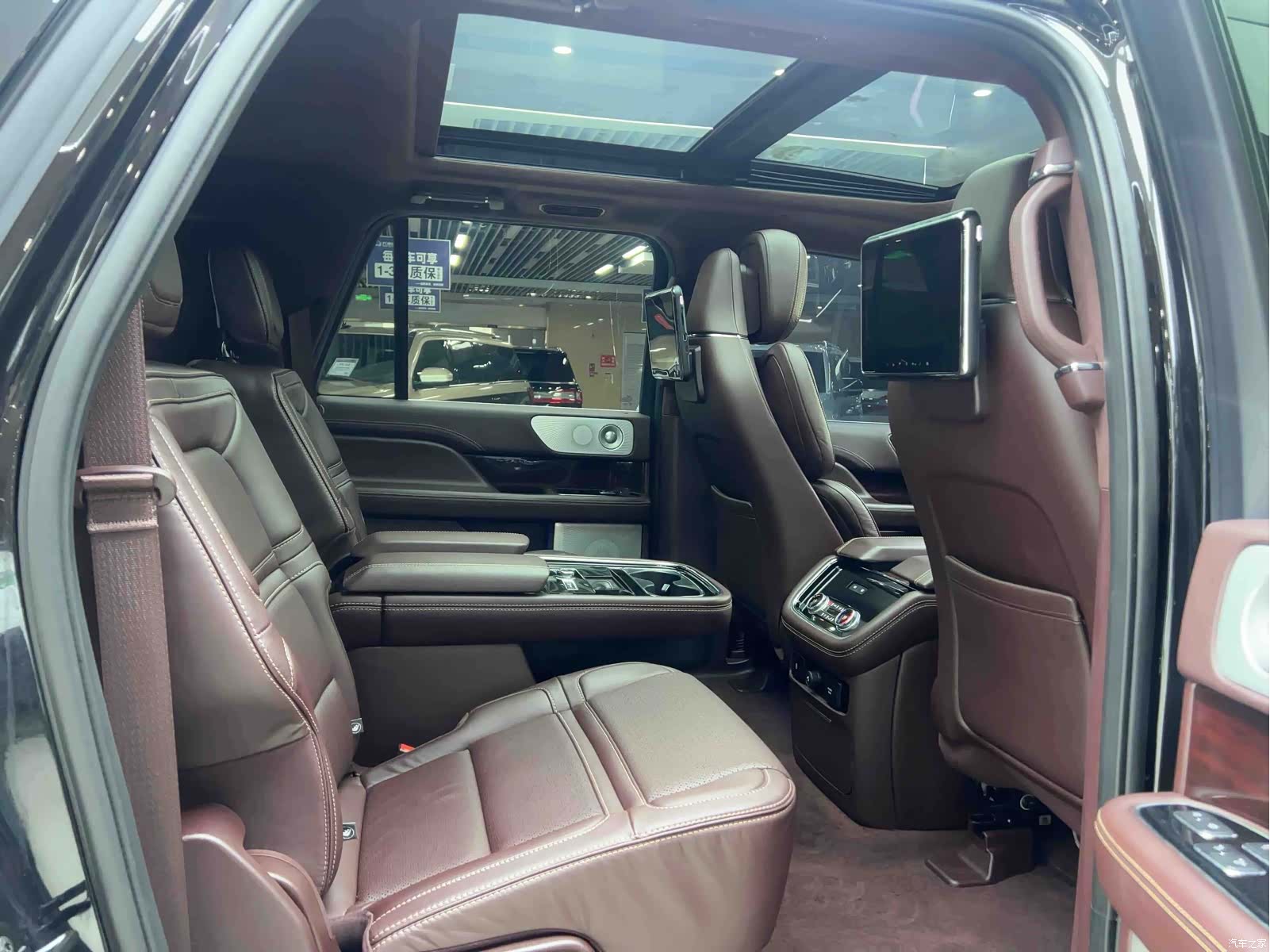 Lincoln Navigator, 2020 15