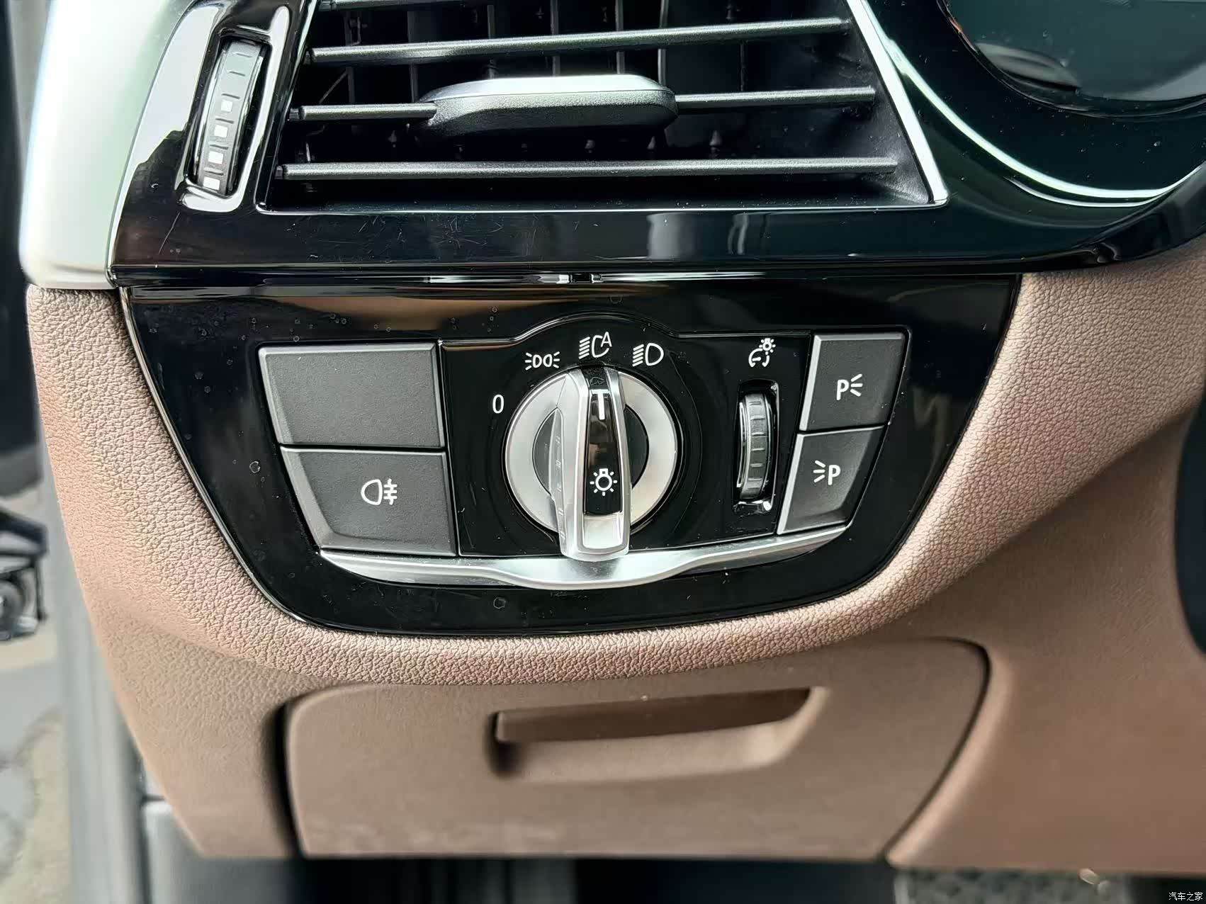 BMW 5 Series, 2019 25