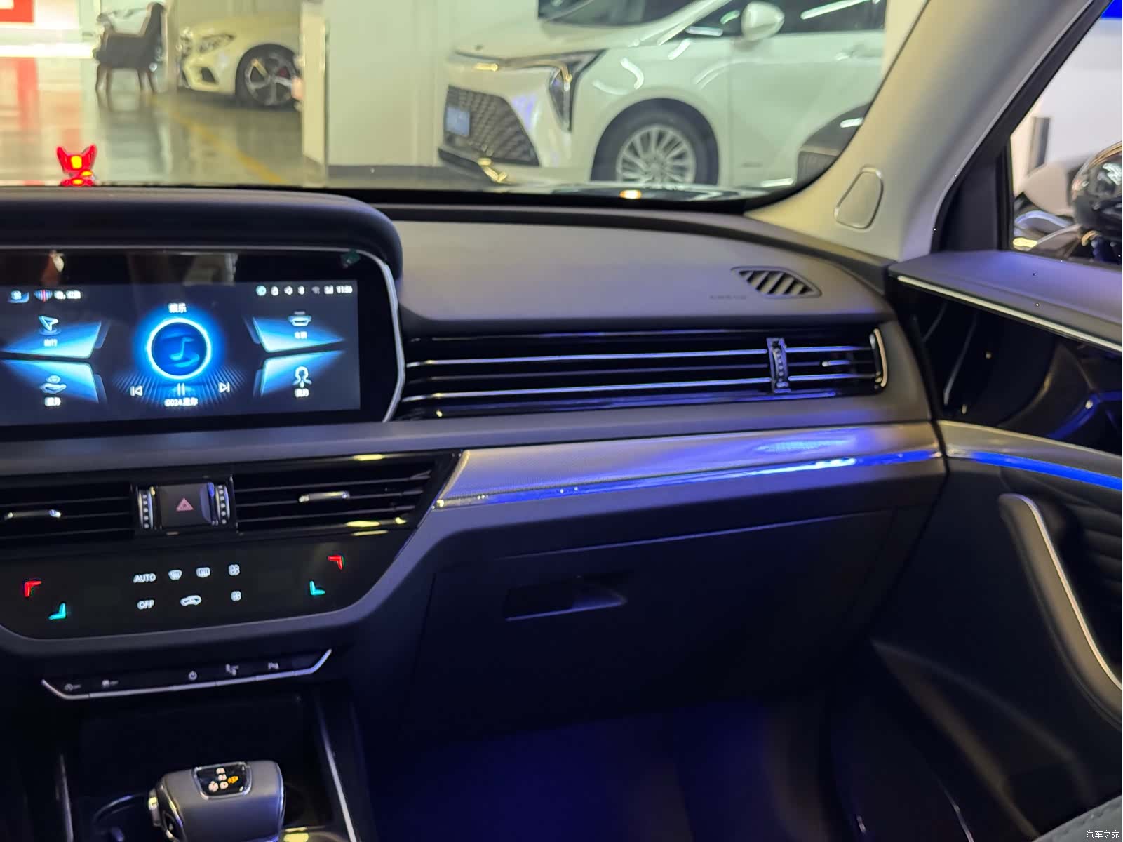 Hongqi HS5, 2022 20
