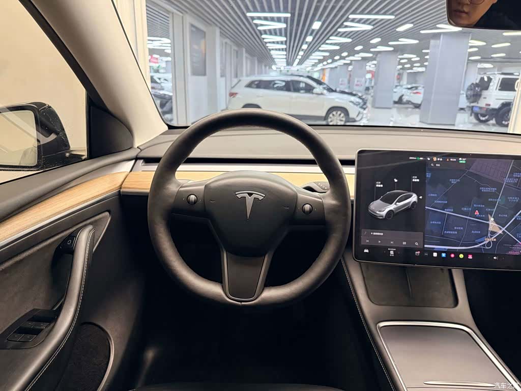Tesla Model Y, 2021 все фото