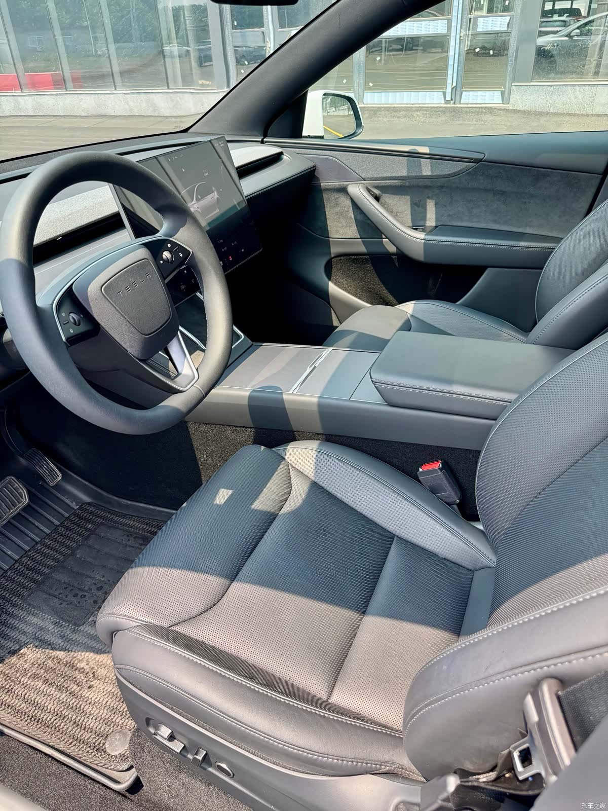 Tesla Model Y, 2025 12