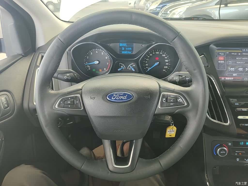 Ford Focus, 2015 11