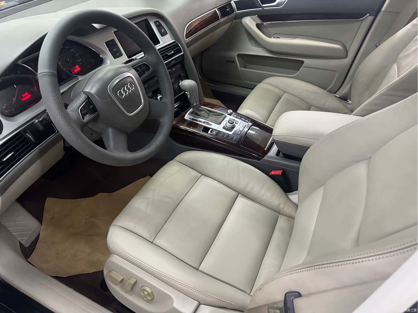 Audi A6L, 2012 7