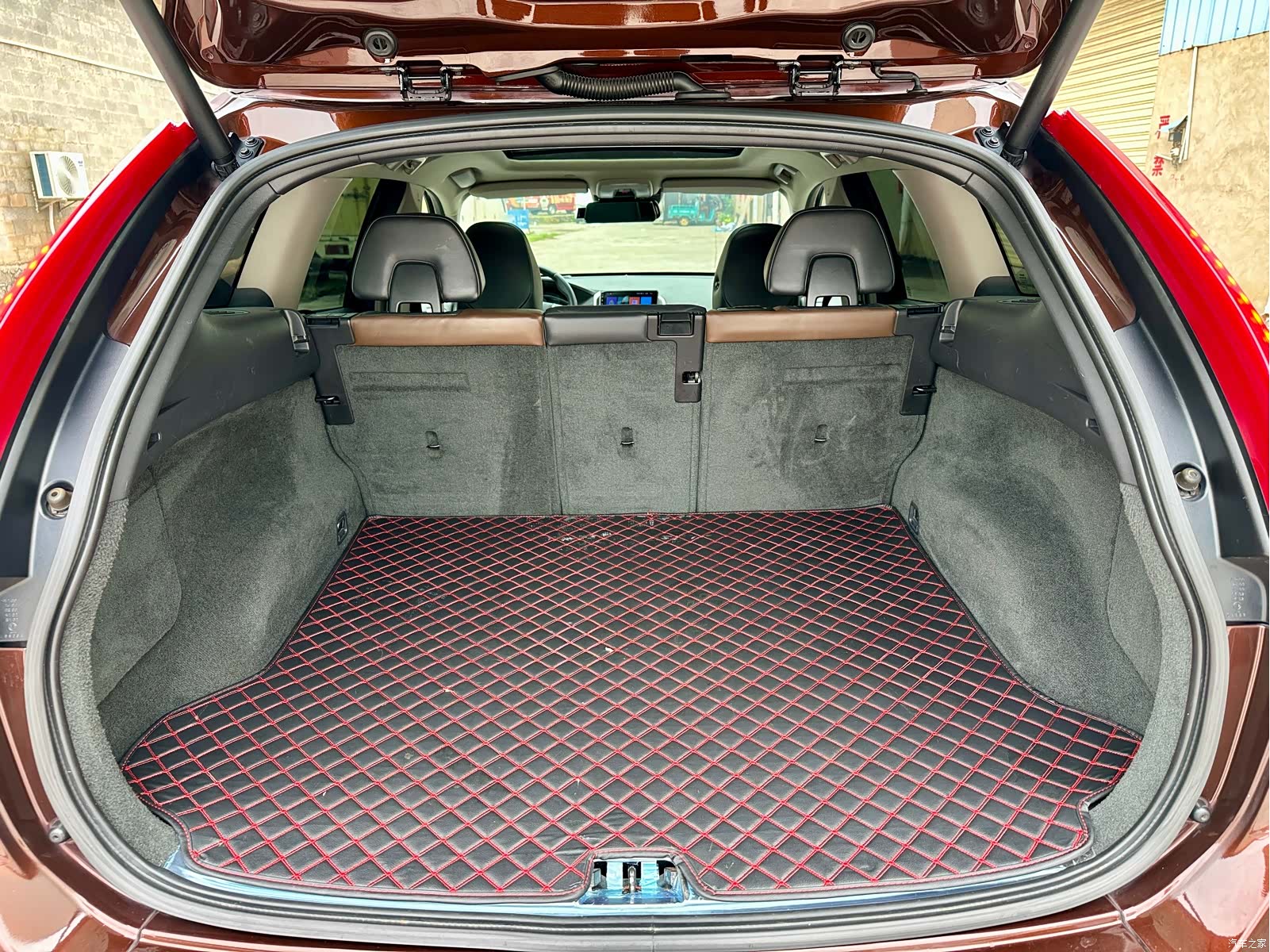 Volvo XC60, 2014 15