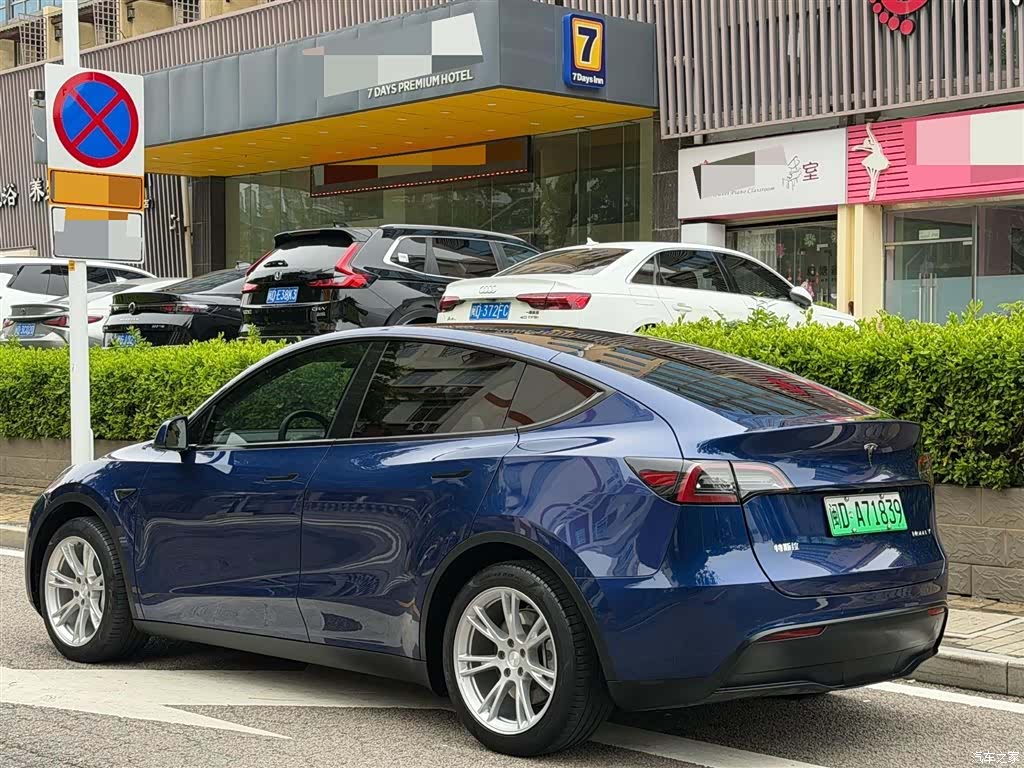 Tesla Model Y, 2023 11