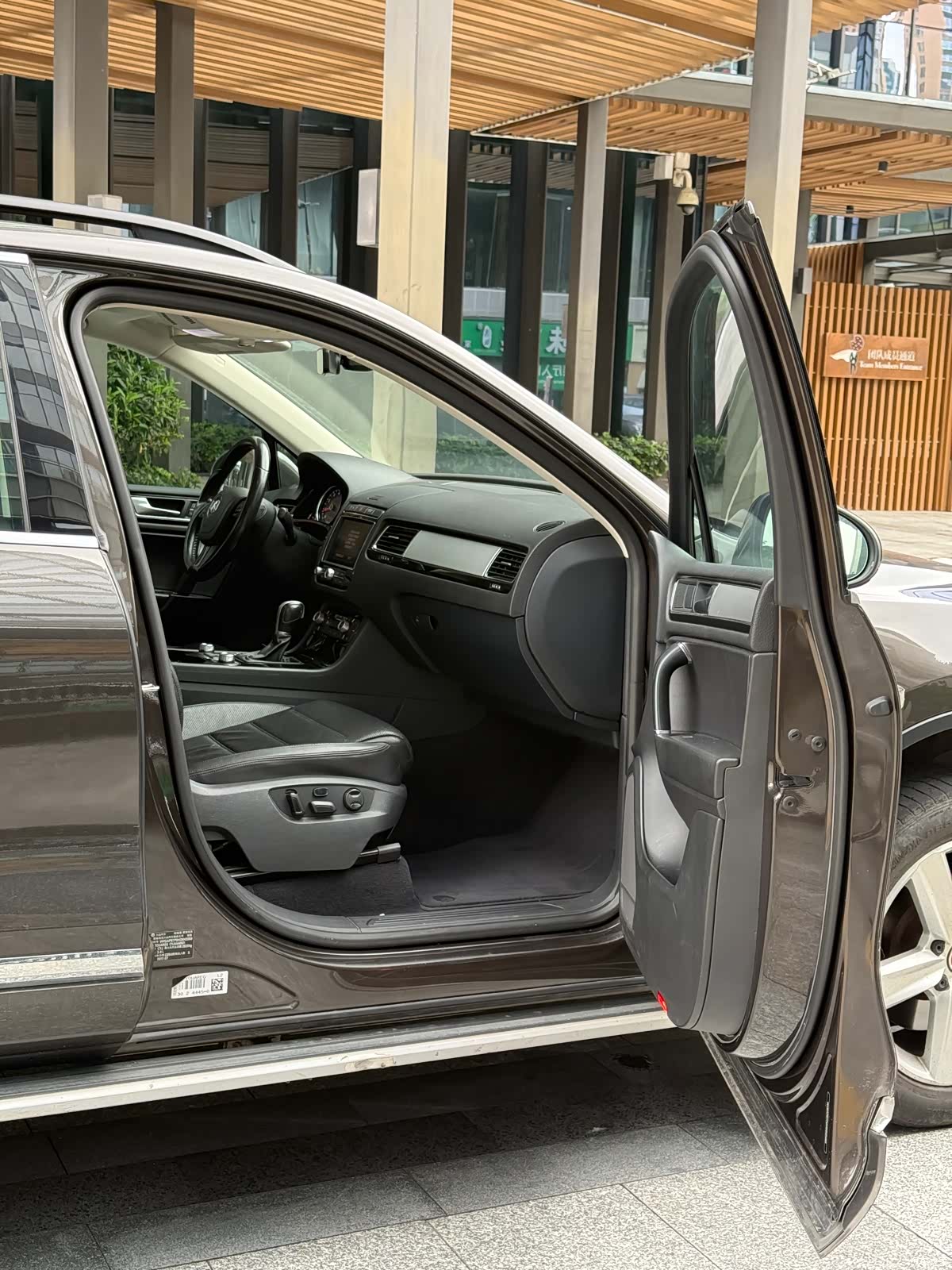 Volkswagen Touareg, 2018 все фото
