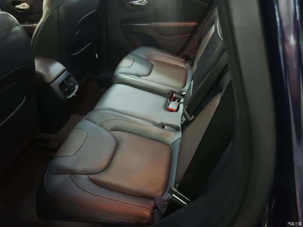Jeep Cherokee, 2017 17