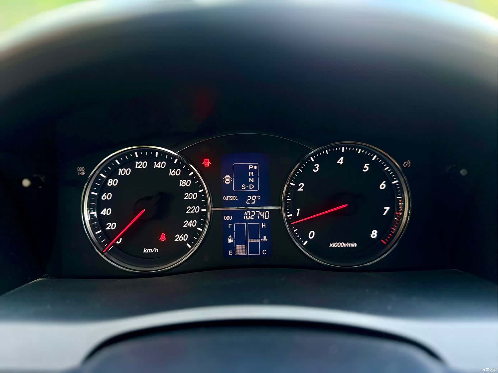 Toyota 2.5S, 2010 8