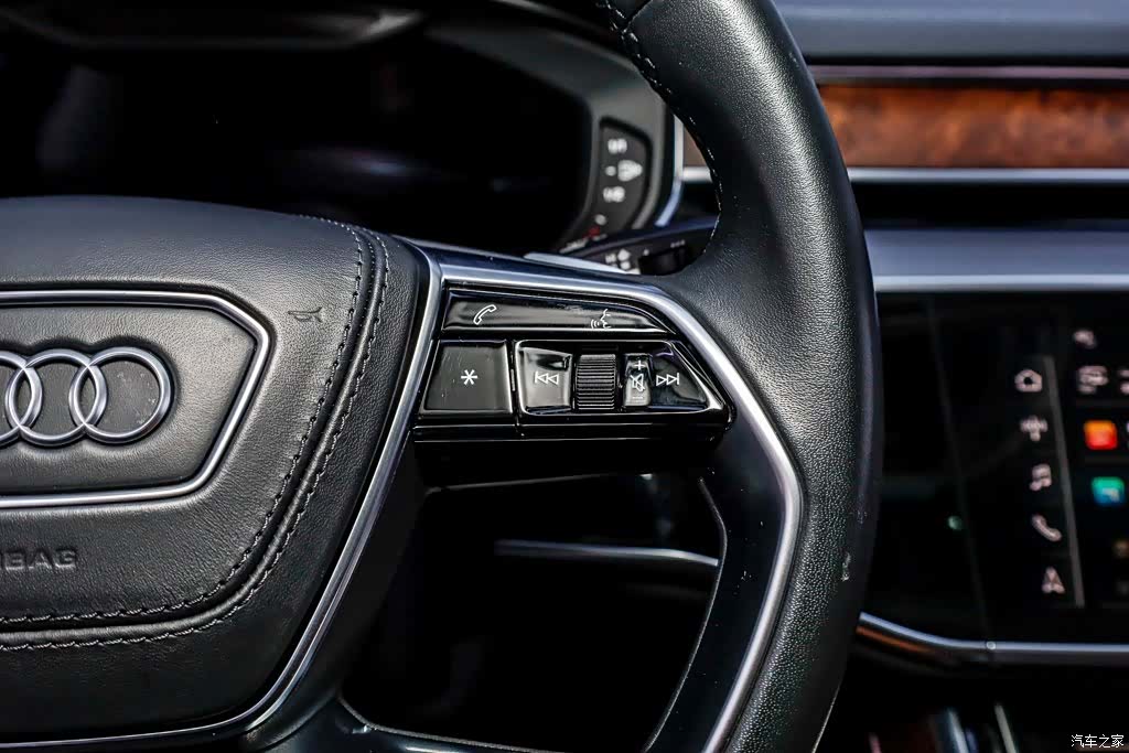 Audi A8L, 2022 29