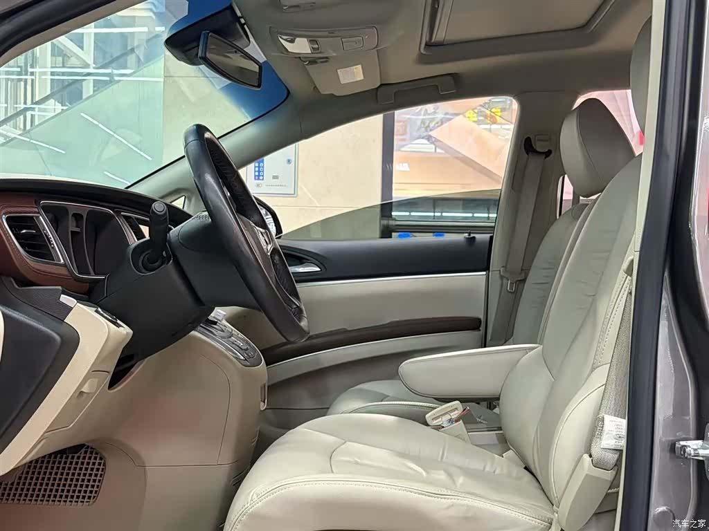 Buick GL8, 2019 9
