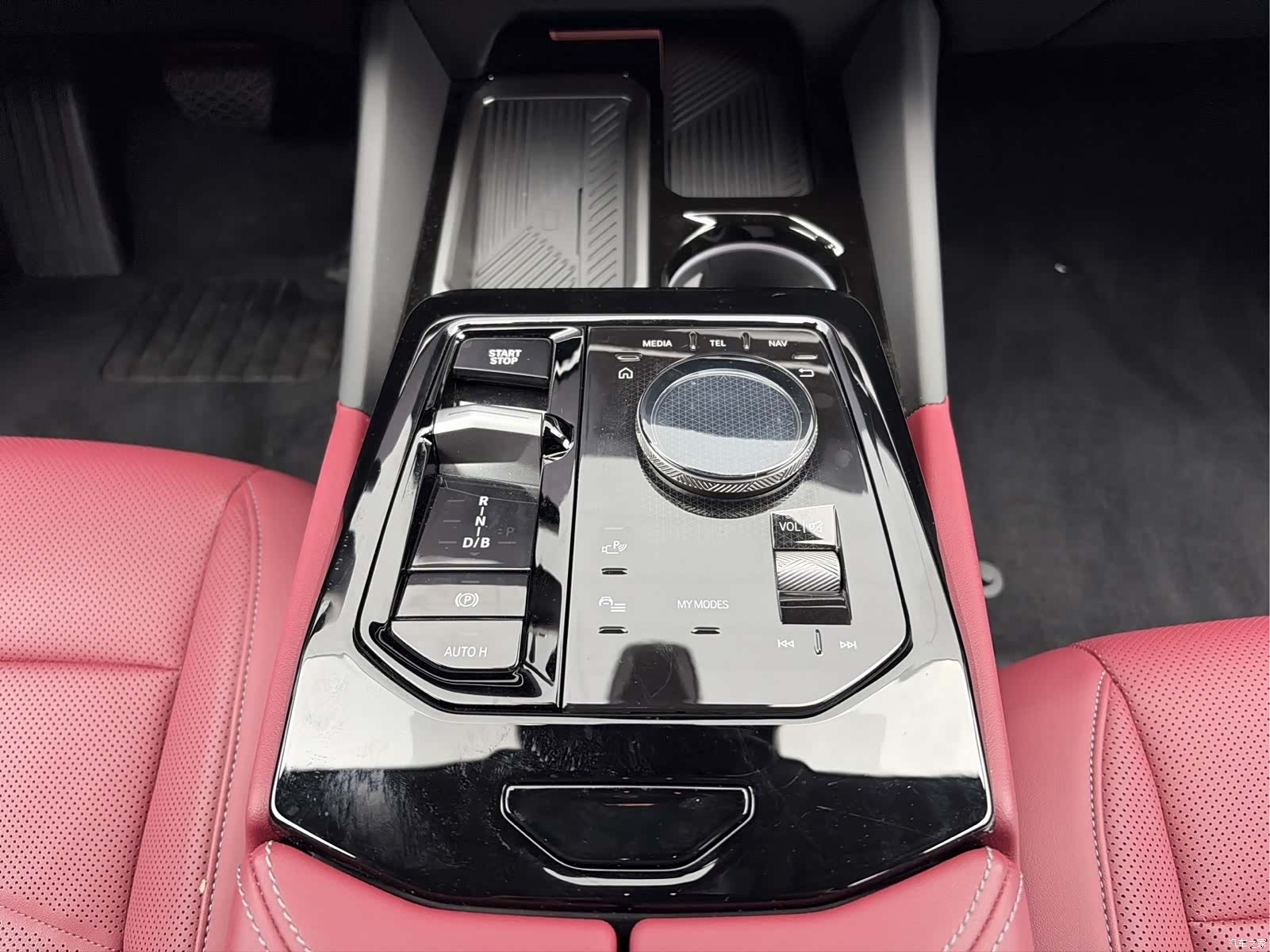 BMW i5, 2025 11