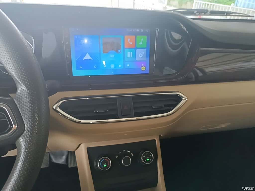 Changan V5, 2025 13