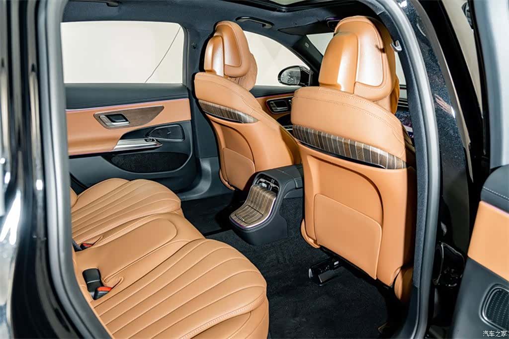Mercedes-Benz E-Class, 2025 21