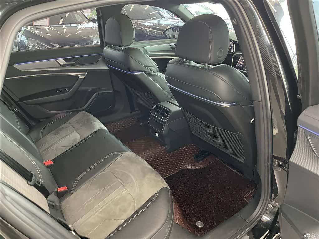 Audi A6L, 2021 3