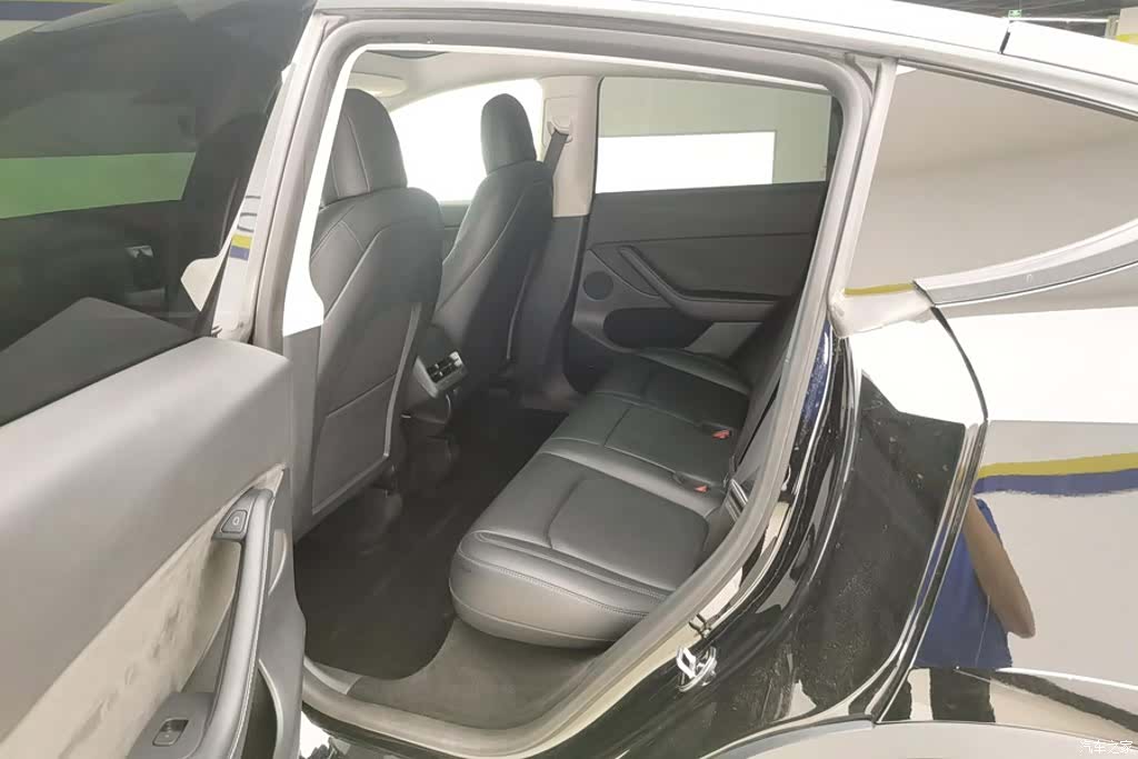 Tesla Model Y, 2022 11