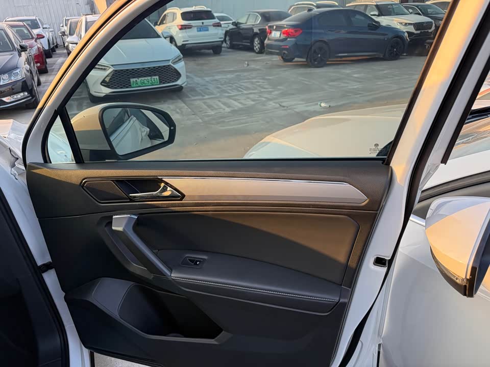 Volkswagen Tiguan L Volkswagen Tiguan L